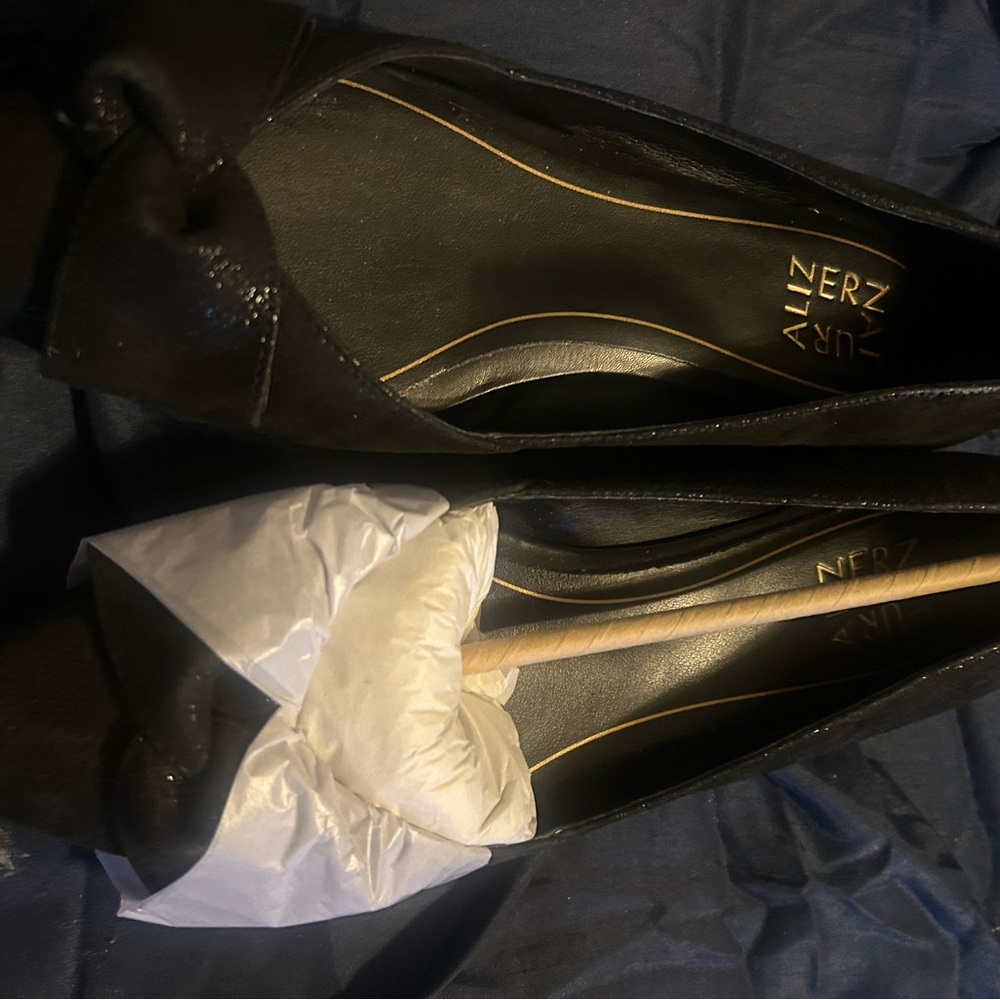 Naturalizer Black Pointed Toe Heels